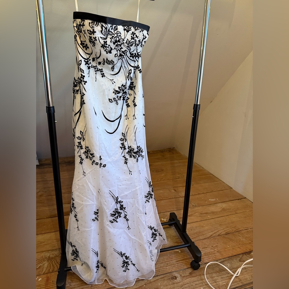 Chic Strapless Black and White Floral Gown